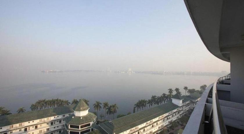 Cwd Hotel Hanoi Bagian luar foto